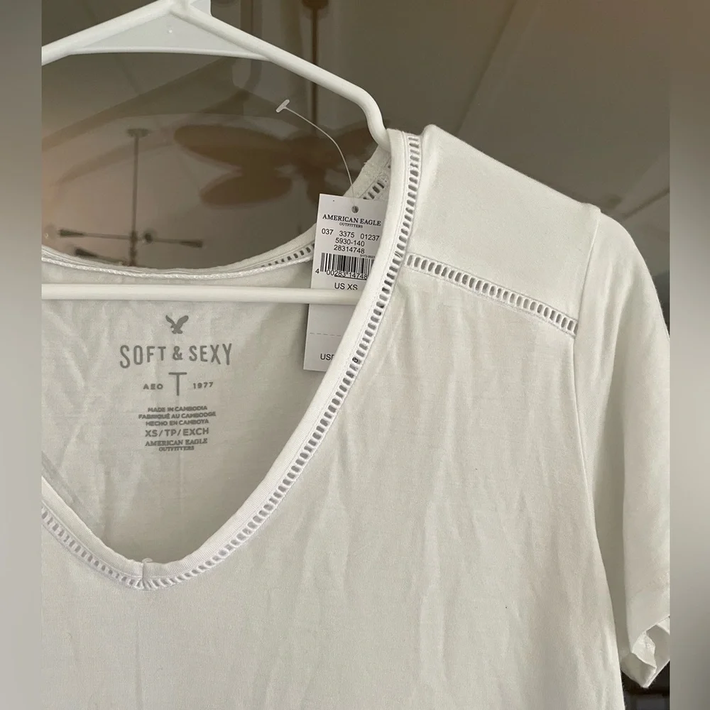 AE Soft & Sexy White T-Shirt - Picture 3 of 3